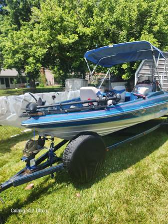1987 Bayliner Bass Boat $4,000