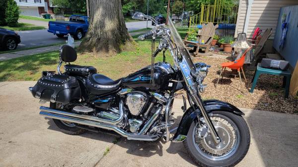 Photo 2003 Yamaha Road Star 1700 cc 7,132 miles. loaded with options 1 owner $4,500