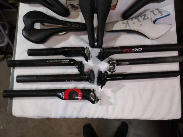 Photo 6 Carbon Fiber Seatposts -- All are Higher End $25