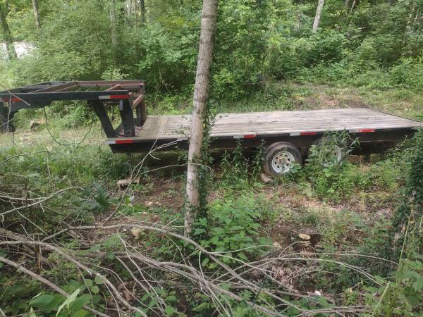 Photo Flat bed deck over goose neck trailer Tandem axle