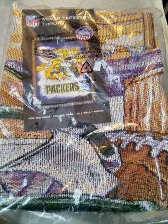 Green Bay packers woven tapestry throw brand new in the package $20