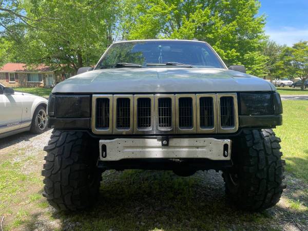 Photo 5.9 Jeep Grand Cherokee limited - $6,000 (Clarksville)
