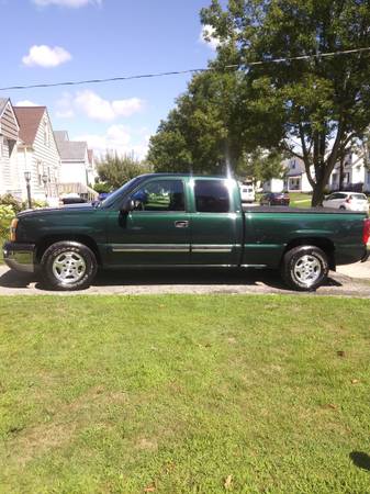 Photo 03 Chevy Silverado EXTENDED CAB 2-wheel drive 1 owner VERY CLEAN TRUCK - $6,985 (Westpark ohio)