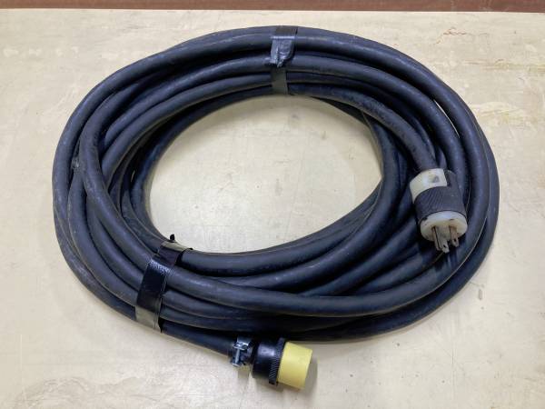 Photo 10 gauge extension cord 47 ft $40