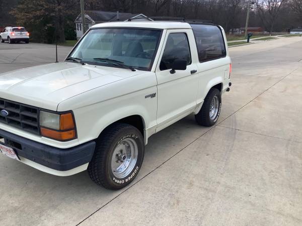 Photo 1990 FORD BRONCO II 2 WD - $7,500 (Olmsted falls)