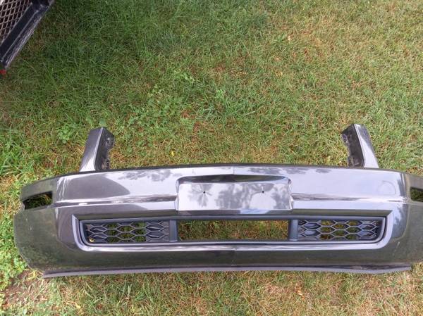 Photo 2007 Mustang Front Bumper Cover plus us $175