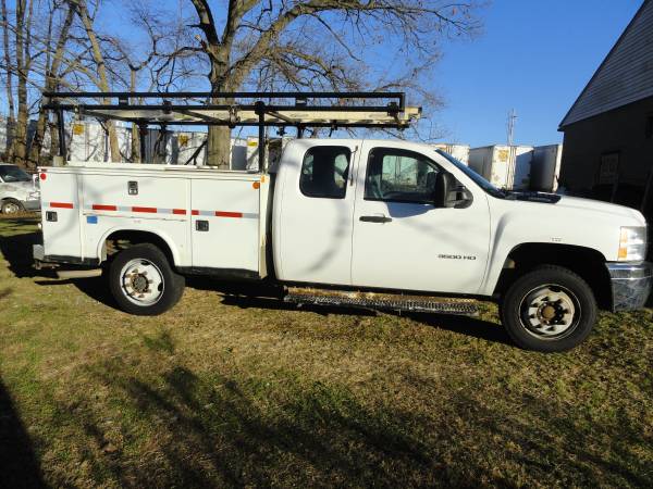Photo 2012 RUST FREE CHEVY SILVERADO 3500, EXT CAB, 4WD WITH UTILITY BED - $12,500 lsaquo image 1 of 17 rsaquo 376 WEST AVE (google map)