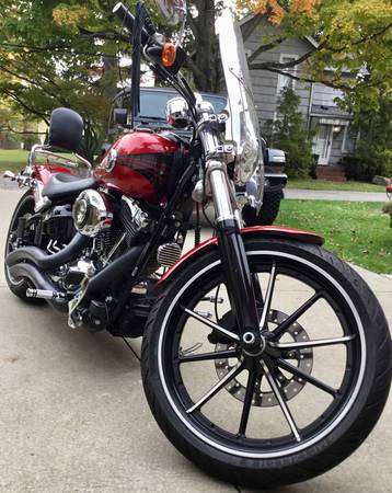 Photo 2013 Harley Breakout $13,950