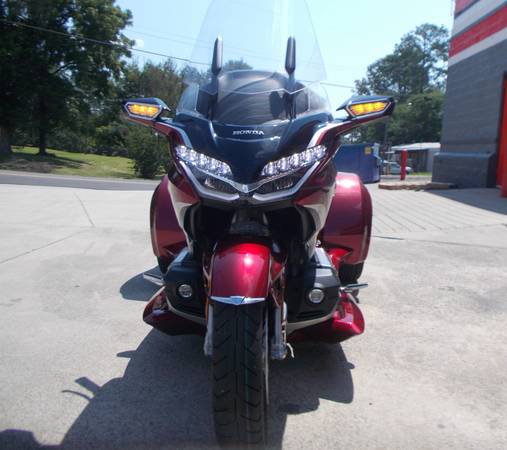 Photo 2021 DCT Red and Black Honda Goldwing CSC $41,900