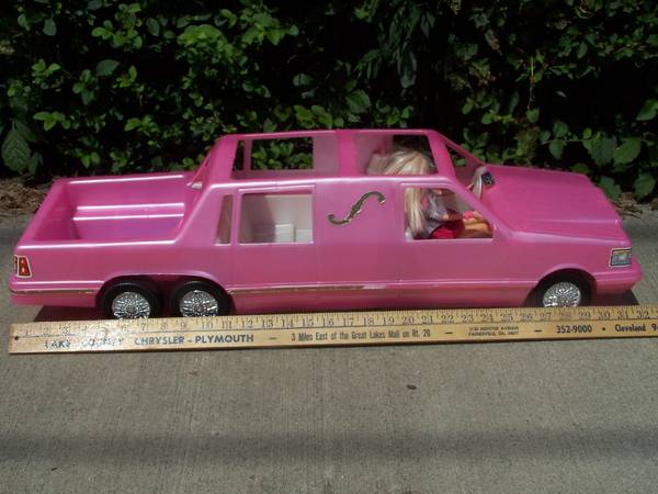 2 items Barbie or Bratz Large 3 story doll house AND pink limousine