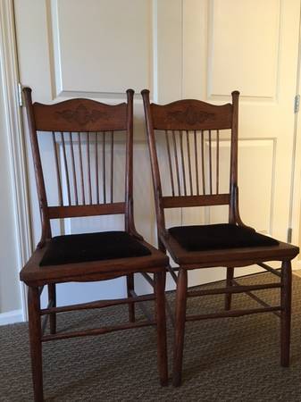 Photo Antique Press back dining wood chairs 2 $50