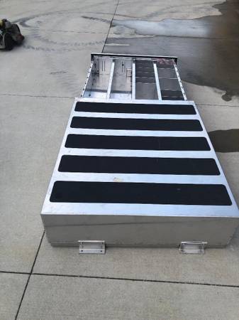 Photo Buyers truck bed tool box $400
