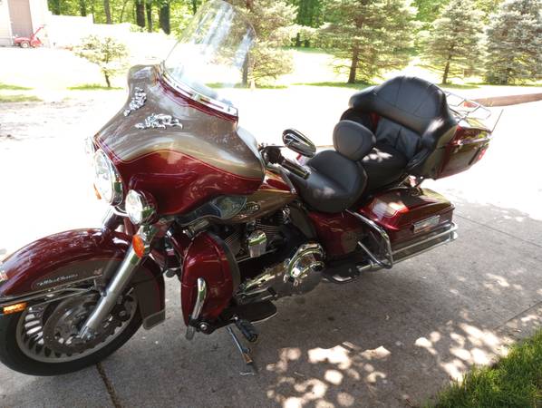 Photo Clean 2009 Harley Davidson Ultra Classic Electra Glide  Extras $10,500