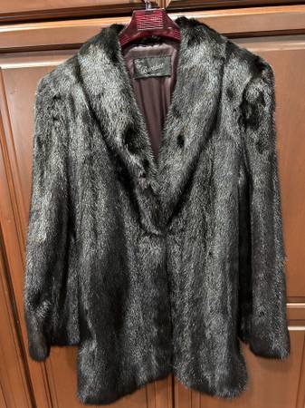 Photo Gorgeous Real Mink Coat $1,000