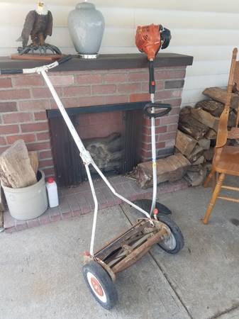 Photo Scotts Reel Mower and a Echo gt225 Edger $45