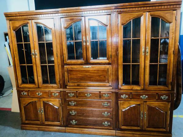 Photo Vintage 3 Piece Cherry Breakfront Lighted China Cabinet 77Tx96Wx18D Ab $1,295