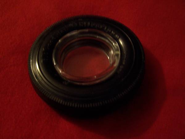 Photo Vintage B.F. Goodrich Silvertown 4 Ply Tire Ash Tray with glass insert