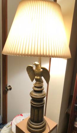 Photo Vintage brass American Eagle table L  others $25