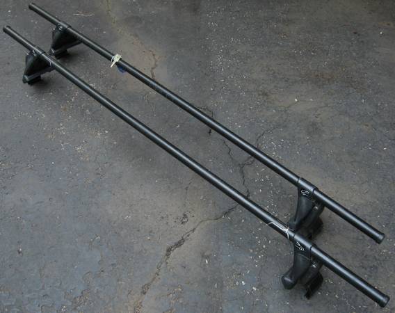 Photo YAKIMA  ROOF RACK  66 fits Chevy Silverado Complete $125