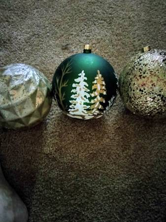 four pictures of large Christmas bulbs $5