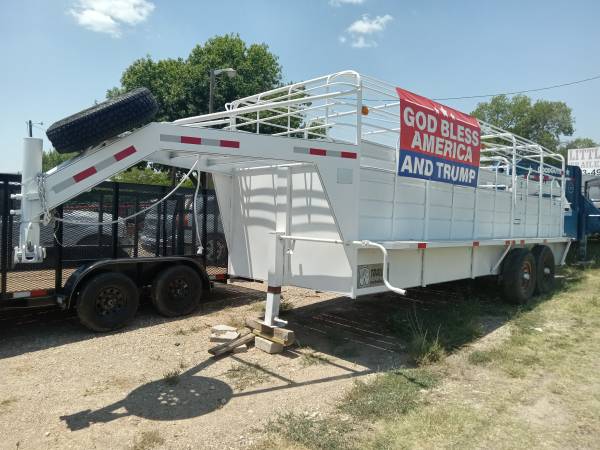 20 ft ww stock trailer $8,000