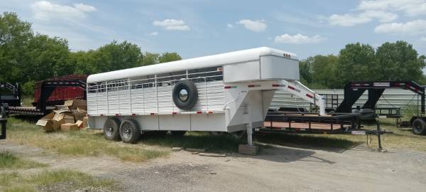 Photo 20 ft stock trailer $7,500