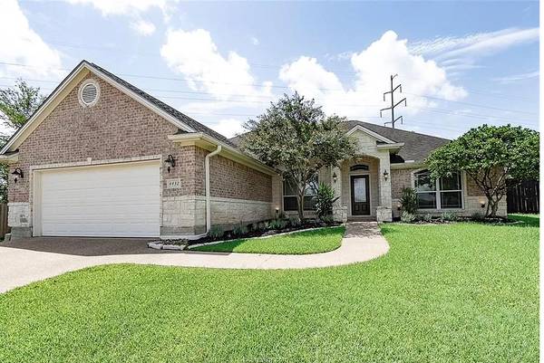 Photo Gorgeous spacious 3 bedroom home in South College Station $404,899