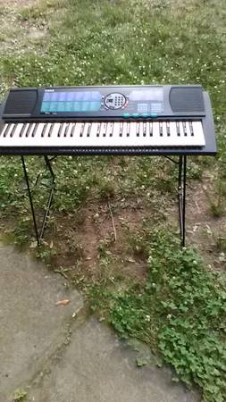 Photo 2 Yamaha Electric Portable Keyboard PianoSynthesisers-Need Cleaning $60