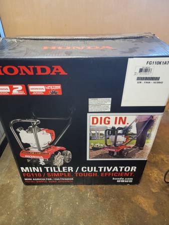 Photo NEW -- Honda FG110 9 25 cc 4-Cycle Middle Tine Tiller Cultivator $319