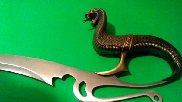 Photo Striking Cobra Hilt Short Sword - Awesome $65