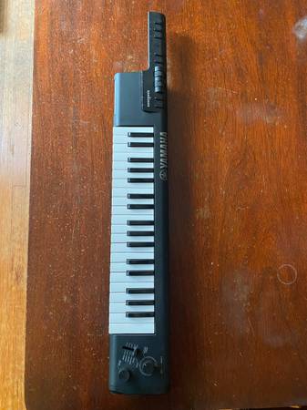 Photo Yamaha Sonogenic Keytar $250