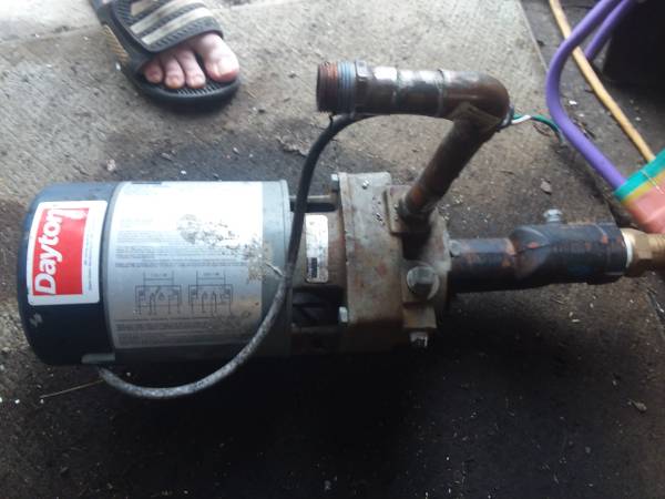 Photo 12 hp shallow well dayton water pump $150