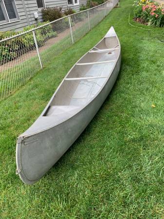 17 ft Aluminum Canoe $500