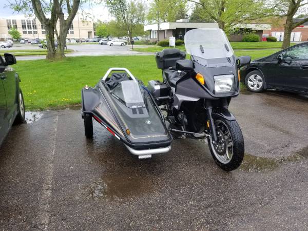 Photo BMW Motorcycle with Sidecar $4,800