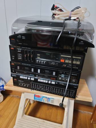 Photo Fisher Stereo Set up  record player