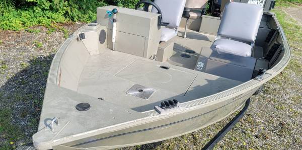 Lowe 16.5 Aluminum Fishing Boat $6,890