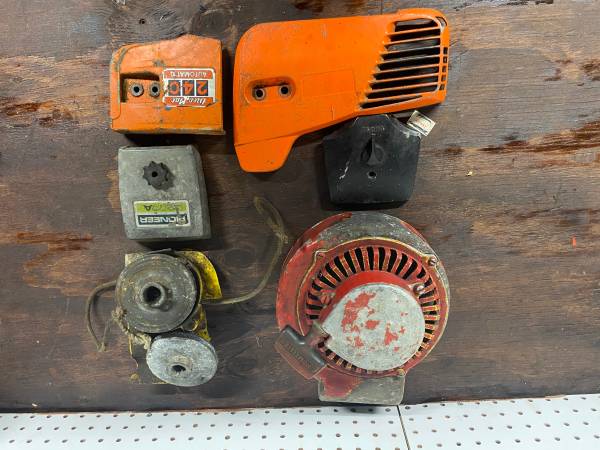 Photo Vintage chainsaw parts $1