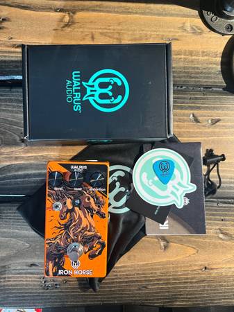 Photo Walrus Audio Iron Horse LIMITED HALLOWEEN EDITION distortion pedal $250