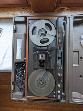 Photo vintage Kodak Ektasound 245 Movie Projector Home Theater $25