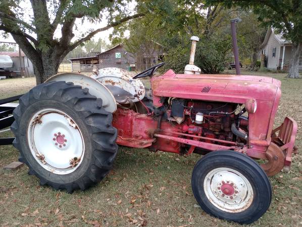 Photo Ford diesel tractor