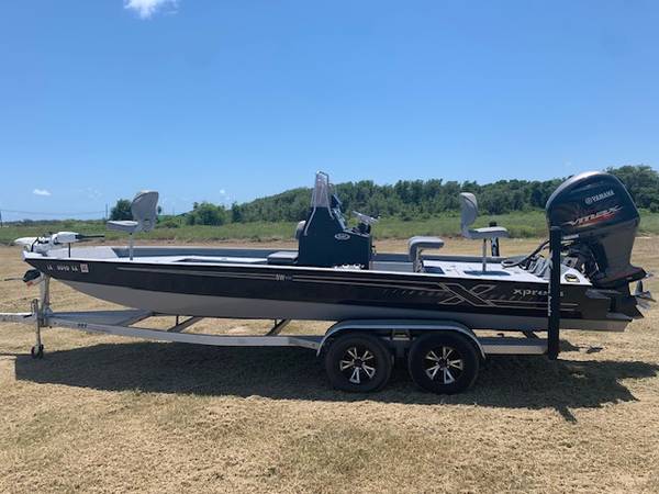 Photo 2019 Xpress 22 Aluminum Tunnel Bay Boat Loaded $41,500