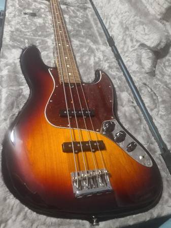 Photo Fender American Pro Jazz Bass $1,000
