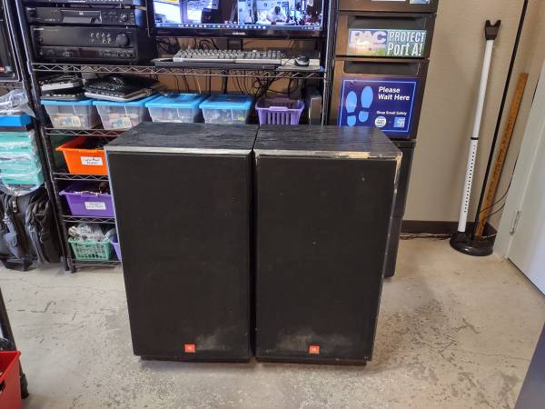 Photo JBL CF 120 3 Way Home Audio Speakers with Matching Grills $450