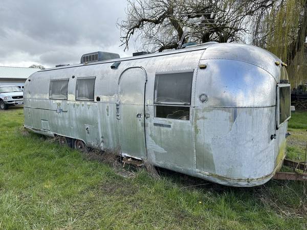 Photo 1966 Airstream Sovereign Land Yacht for Parts or Restoration $1,500