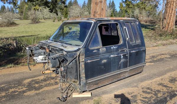 Photo 1989 Ford Truck cab, Extended Cab $300