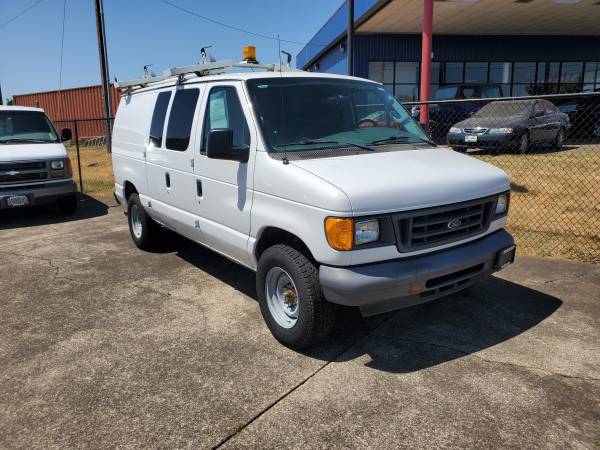 Photo 2007 Ford E250 Super Clean ready for work or Play $9,995
