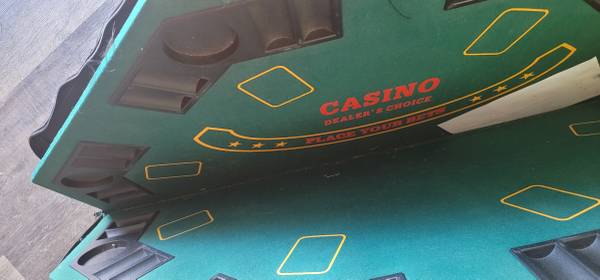 Photo Blackjack poker and 3000 chips $250
