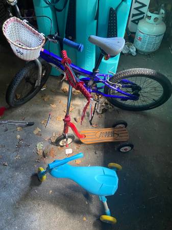 Photo Kids toddler trike, 3-wheel scooter $5