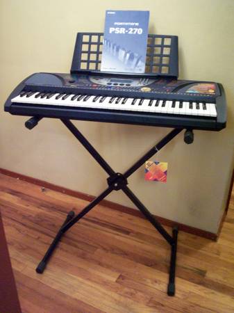 Photo Like New Yamaha PSR-270 Electric Piano $250