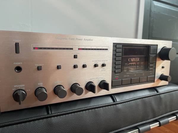 Photo Vintage Carver Stereo Receiver 130 watts per channel $480